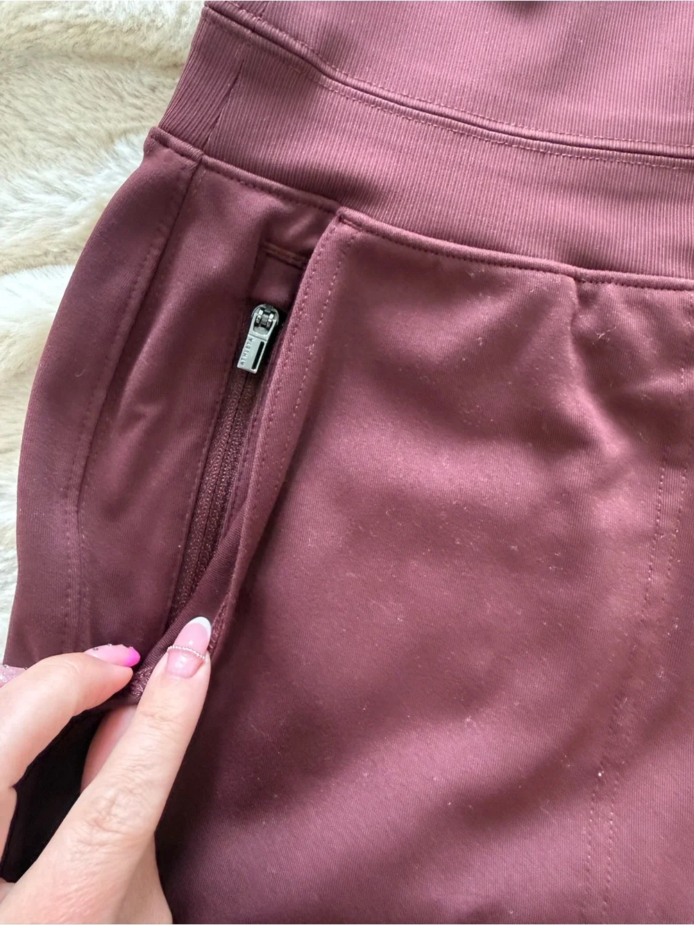 Athleta Women’s Burgundy Jogger Pants